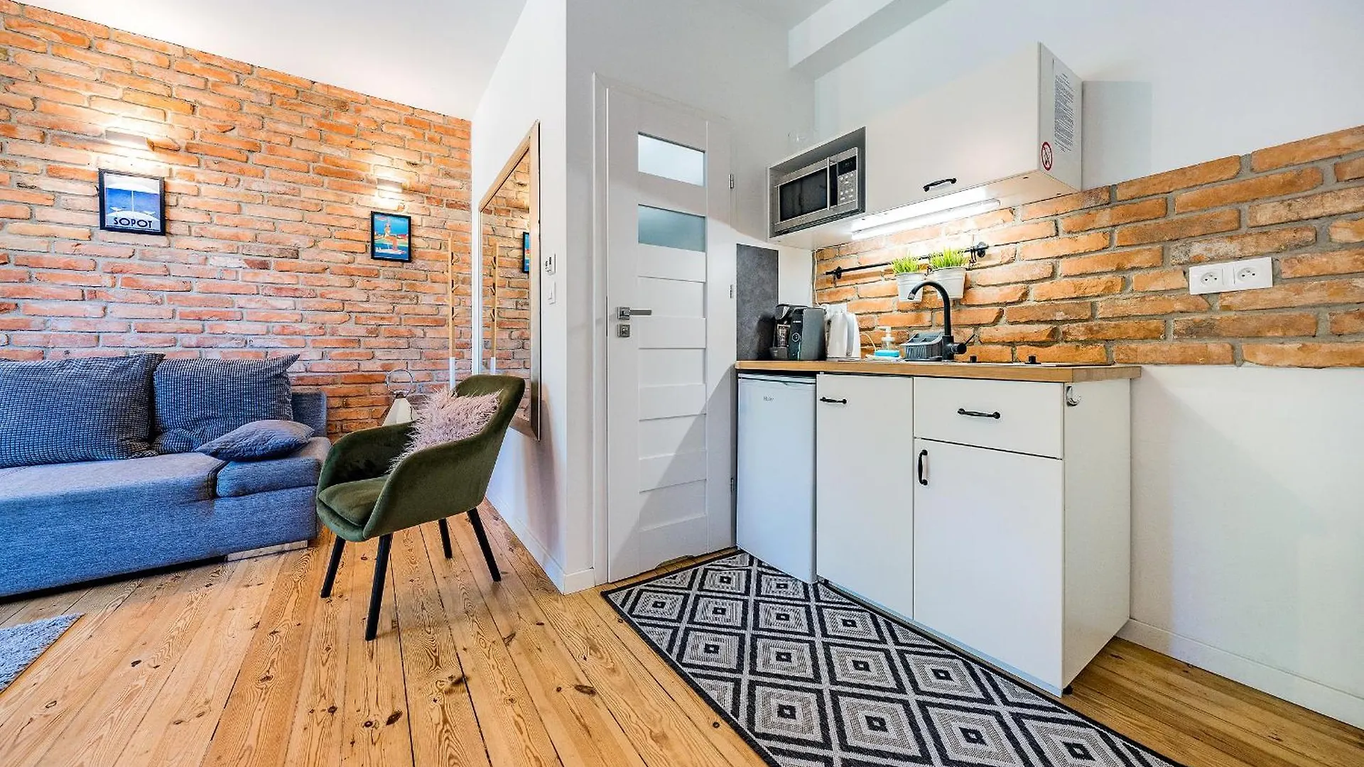 Pomorskie Apartamenty Enter House Sopot 0*,  Poland